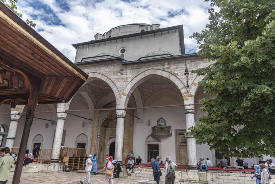 Bosnia y Herzegovina - Sarajevo 24 - mezquita de Gazi Husrev-beg